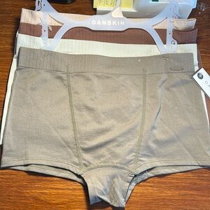 NWT Danskin Intimates Recycled Yarns 4Pk Brief Panties Underwear. Size Medium